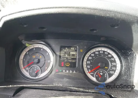 2019 Ram 1500 Classic Tradesman 4X4 6'4 Box z USA, uszkodzony, nr VIN 1C6RR7FT1KS525204